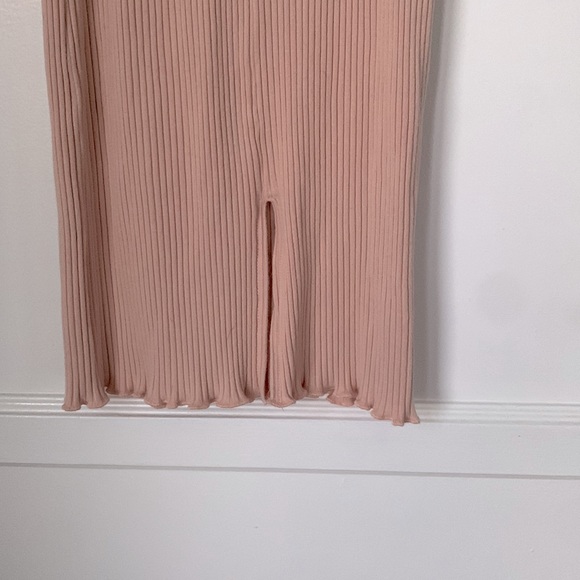 Blush ribbed midi dress - Picture 3 of 3